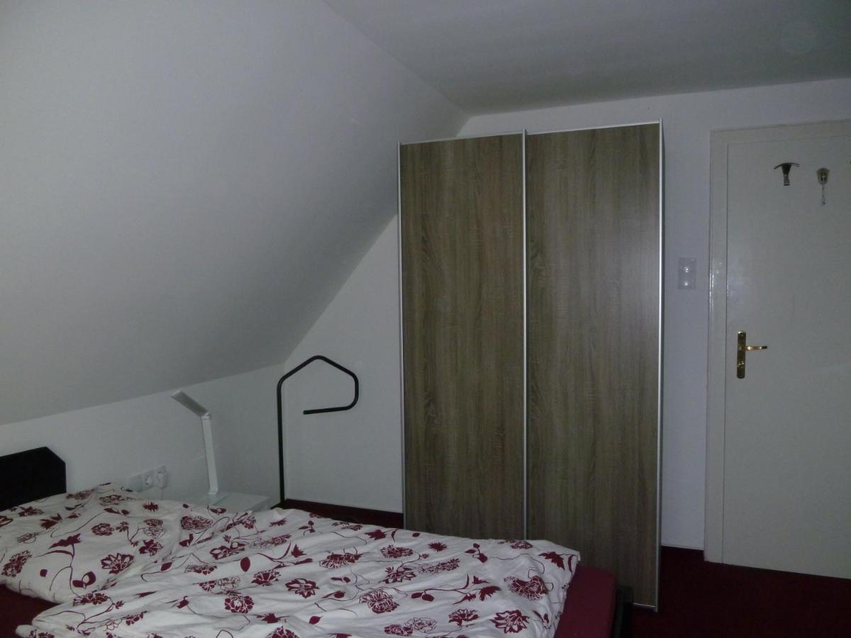 Bed & Breakfast Wunstorf Exteriör bild